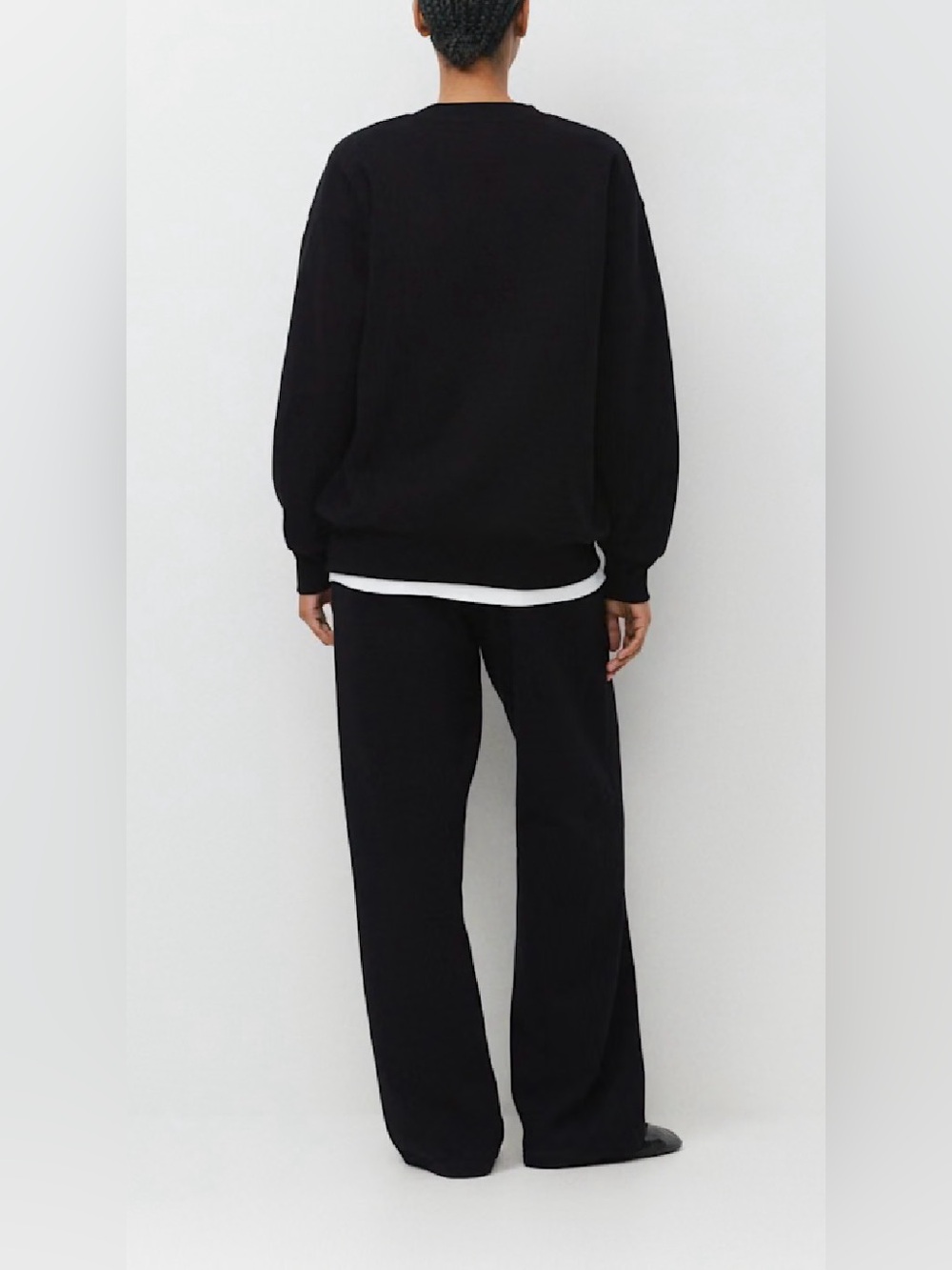 Aritzia Black Crewneck Sweater - Mega Fit - Picture 2 of 7